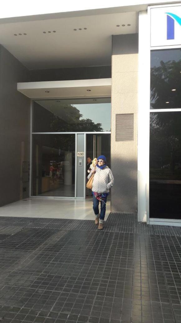Direccion : Bernardo De Irigoyen 630 Apartamento *